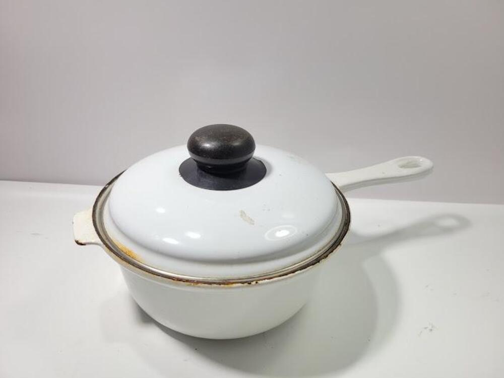Le Creuset 18 White Cast Iron Saucepan With Lid Made In France Enamel Cookware